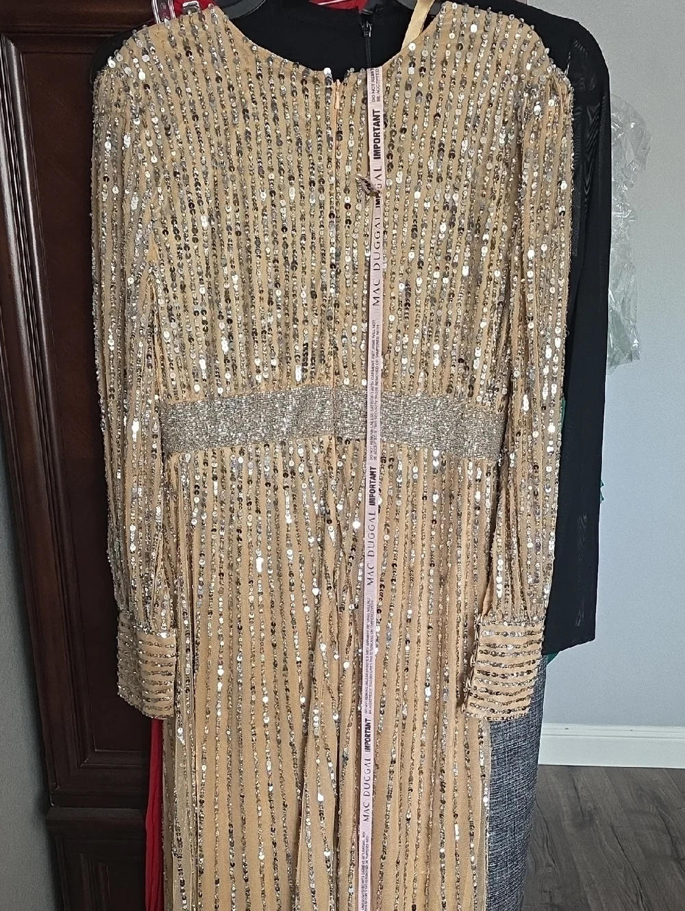 NWT MAC DUGGAL | $598 Long Sleeve Sequin Formal Gown - Picture 9 of 9